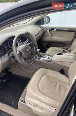 Внедорожник / Кроссовер Audi Q7 2011 в 