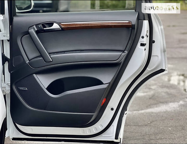 Позашляховик / Кросовер Audi Q7 2012 в Бердичеві