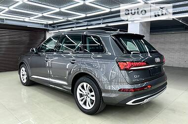 Позашляховик / Кросовер Audi Q7 2022 в Києві