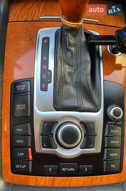 Внедорожник / Кроссовер Audi Q7 2009 в 
