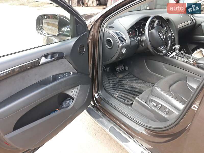 Внедорожник / Кроссовер Audi Q7 2013 в Сумах