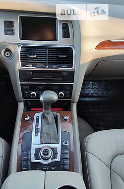 Внедорожник / Кроссовер Audi Q7 2011 в 