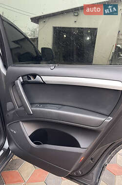 Внедорожник / Кроссовер Audi Q7 2013 в 