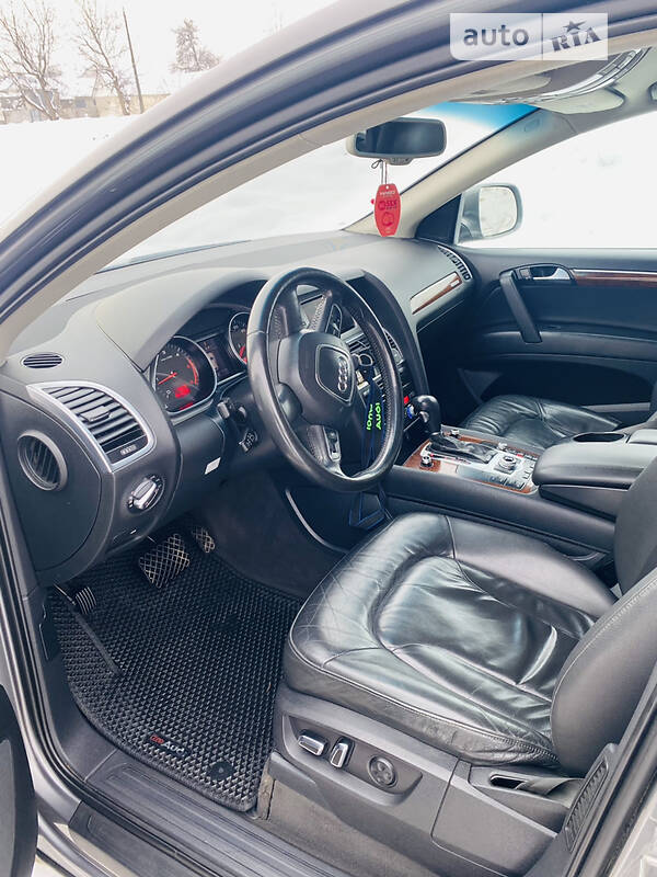 Позашляховик / Кросовер Audi Q7 2010 в Городку