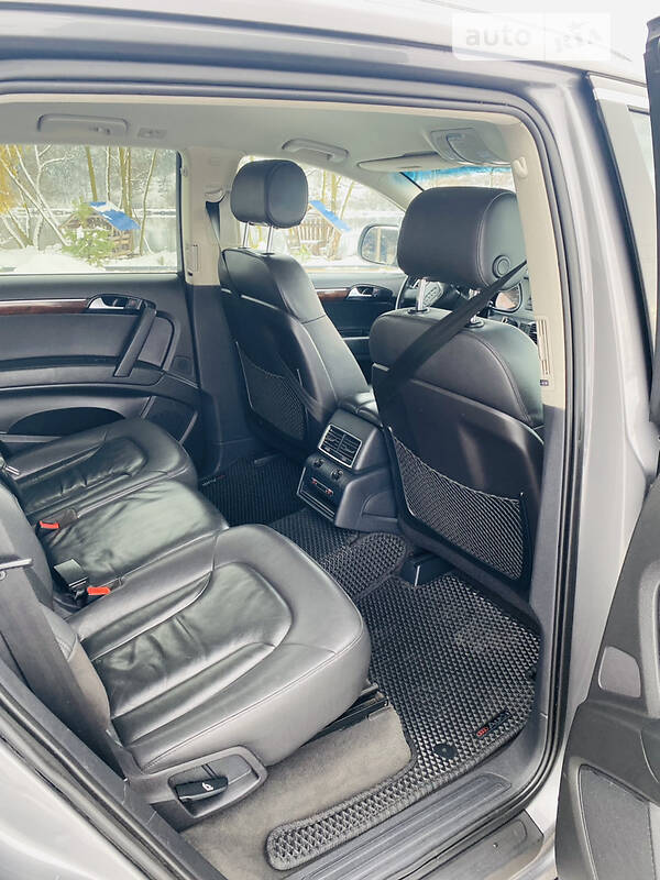 Позашляховик / Кросовер Audi Q7 2010 в Городку