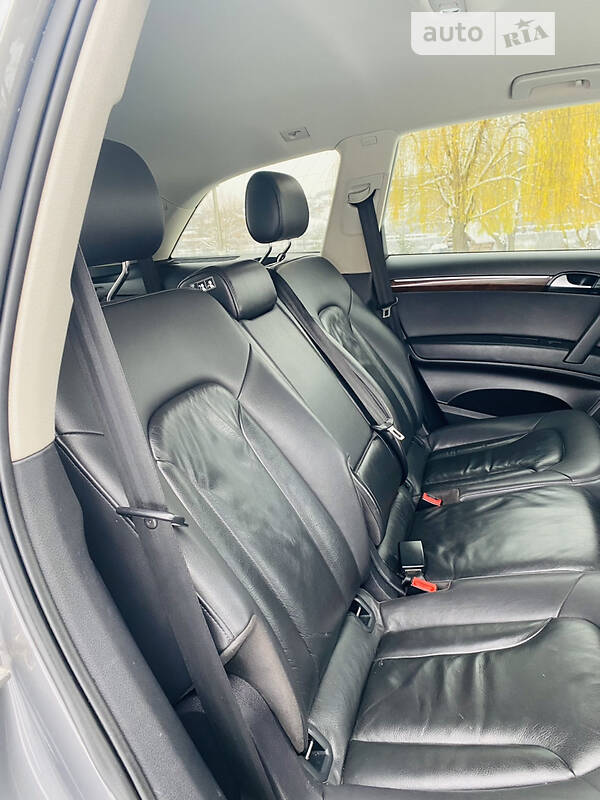 Позашляховик / Кросовер Audi Q7 2010 в Городку