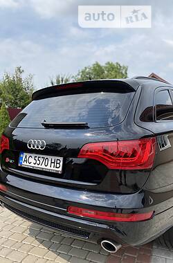 Внедорожник / Кроссовер Audi Q7 2011 в 