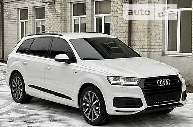 Внедорожник / Кроссовер Audi Q7 2016 в 