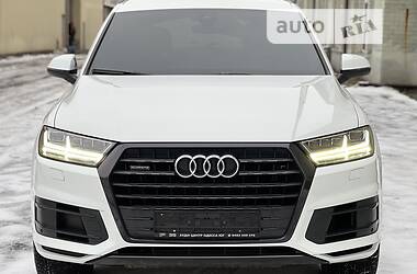 Внедорожник / Кроссовер Audi Q7 2016 в 