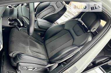 Внедорожник / Кроссовер Audi Q7 2016 в 