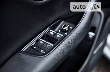 Внедорожник / Кроссовер Audi Q7 2015 в 