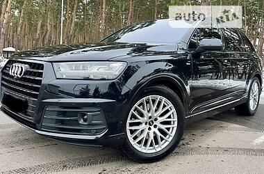 Внедорожник / Кроссовер Audi Q7 2017 в 