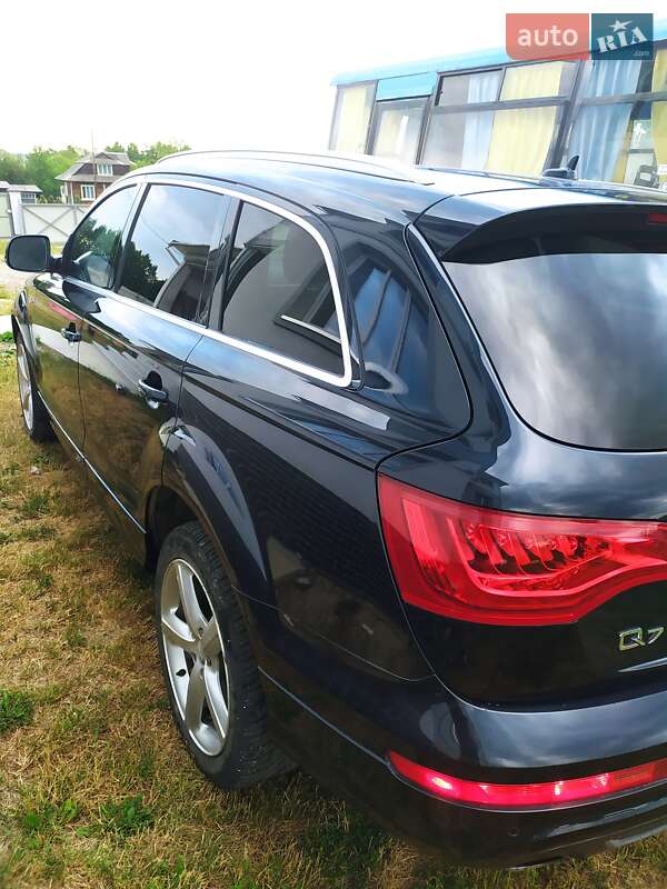Позашляховик / Кросовер Audi Q7 2011 в Косові