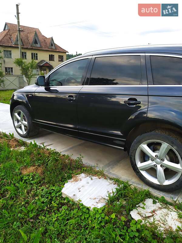Позашляховик / Кросовер Audi Q7 2011 в Косові
