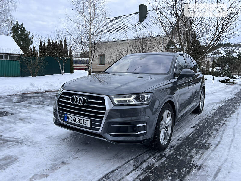 Внедорожник / Кроссовер Audi Q7 2016 в Луцке