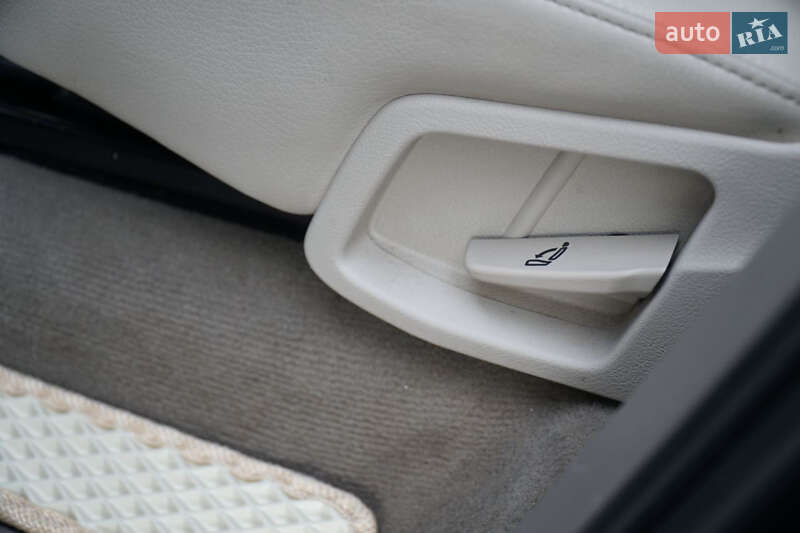 Позашляховик / Кросовер Audi Q7 2014 в Чернівцях
