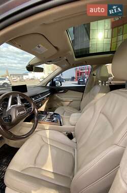 Позашляховик / Кросовер Audi Q7 2016 в 
