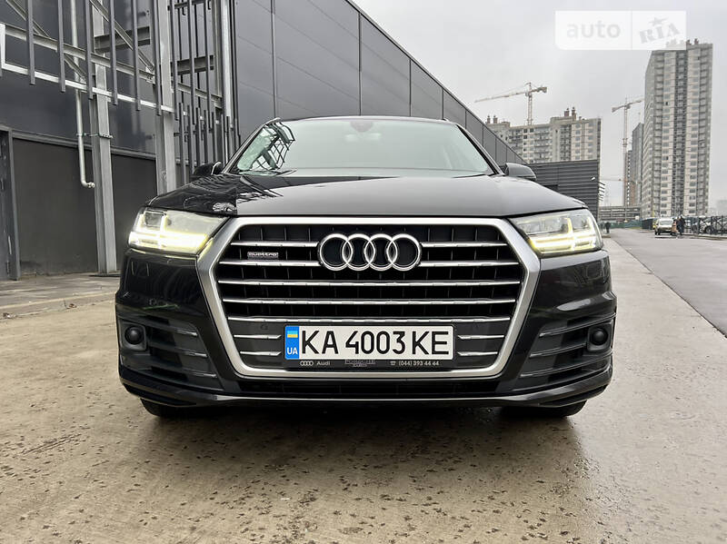 Позашляховик / Кросовер Audi Q7 2015 в Києві
