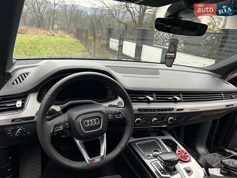 Внедорожник / Кроссовер Audi Q7 2015 в Тячеве