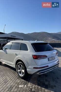 Внедорожник / Кроссовер Audi Q7 2020 в Хусте