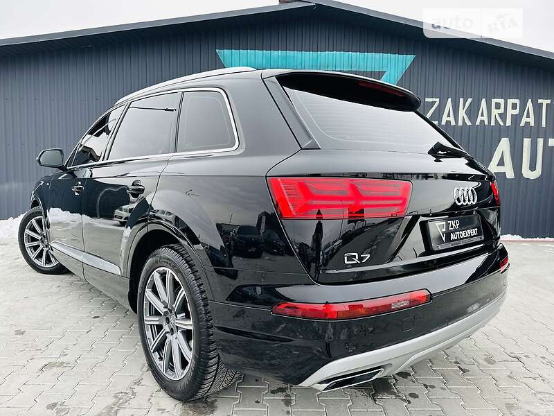 Позашляховик / Кросовер Audi Q7 2019 в Мукачевому