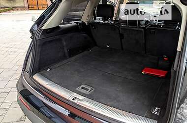 Внедорожник / Кроссовер Audi Q7 2014 в 