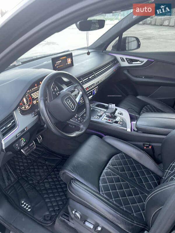 Позашляховик / Кросовер Audi Q7 2018 в Миколаєві