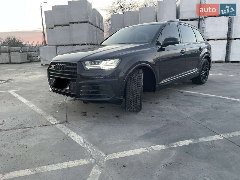Позашляховик / Кросовер Audi Q7 2018 в Миколаєві