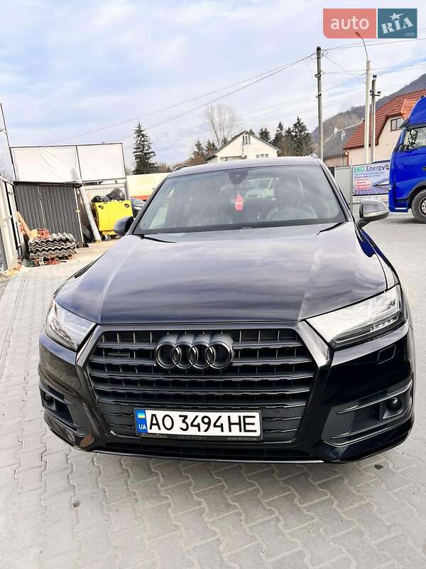 Внедорожник / Кроссовер Audi Q7 2015 в Тячеве