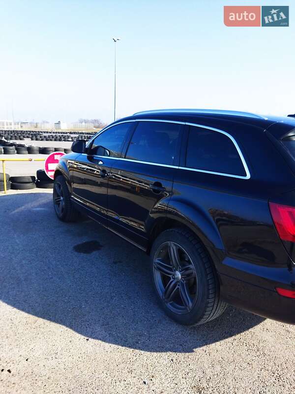 Позашляховик / Кросовер Audi Q7 2011 в Львові