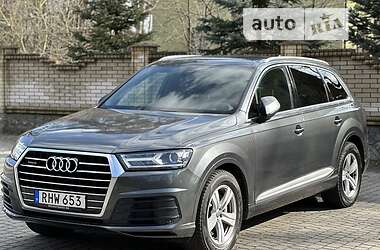 Внедорожник / Кроссовер Audi Q7 2016 в 