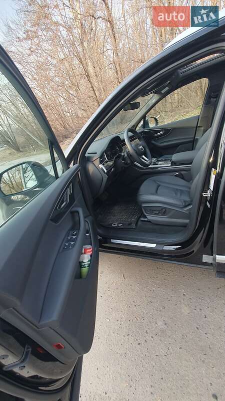 Позашляховик / Кросовер Audi Q7 2020 в Полтаві