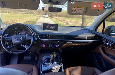 Позашляховик / Кросовер Audi Q7 2015 в 