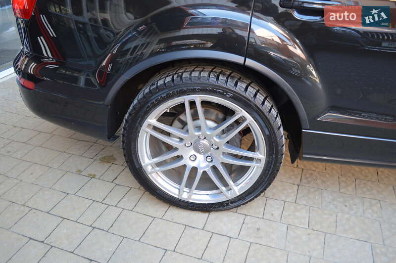 Позашляховик / Кросовер Audi Q7 2013 в Львові