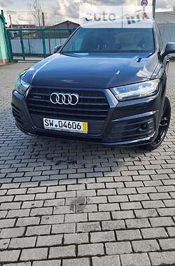 Внедорожник / Кроссовер Audi Q7 2017 в Хусте