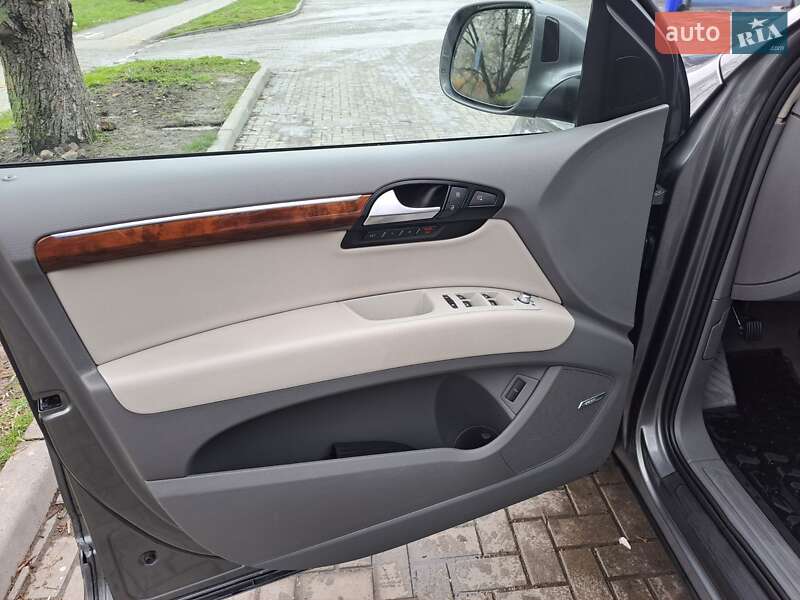 Позашляховик / Кросовер Audi Q7 2015 в Львові
