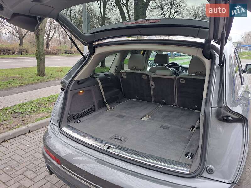 Позашляховик / Кросовер Audi Q7 2015 в Львові