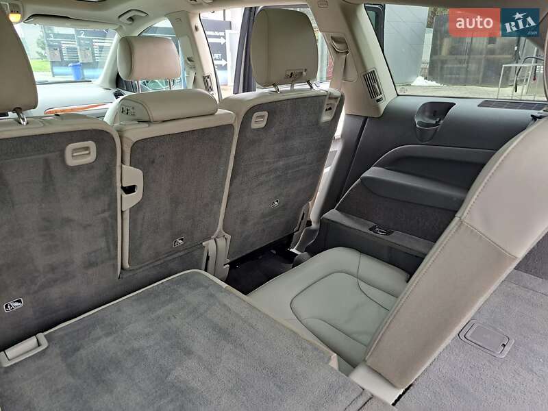 Позашляховик / Кросовер Audi Q7 2015 в Львові