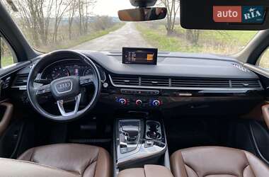 Позашляховик / Кросовер Audi Q7 2017 в 