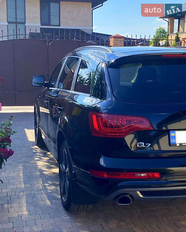 Позашляховик / Кросовер Audi Q7 2013 в Львові