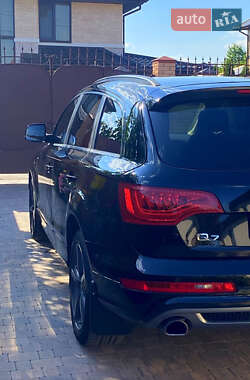 Внедорожник / Кроссовер Audi Q7 2013 в 