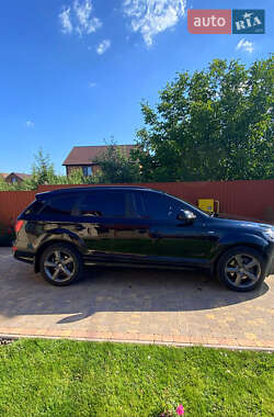Внедорожник / Кроссовер Audi Q7 2013 в 