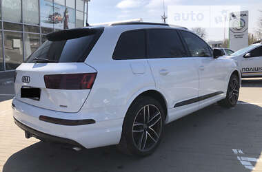 Позашляховик / Кросовер Audi Q7 2016 в Києві