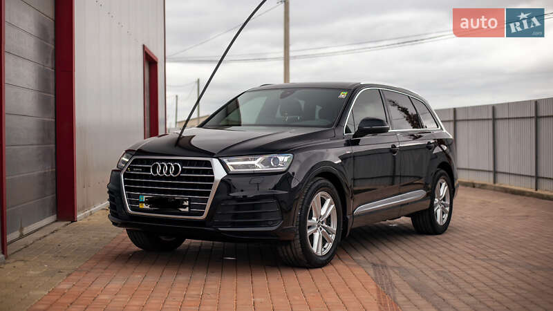 Позашляховик / Кросовер Audi Q7 2016 в Чернівцях