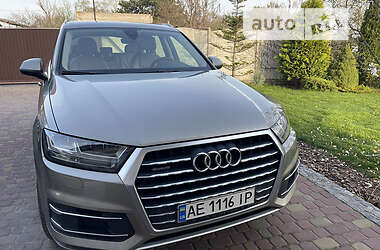Внедорожник / Кроссовер Audi Q7 2016 в Днепре