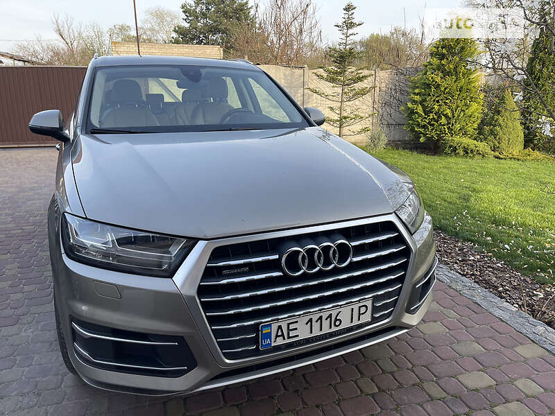 Audi Q7 2016
