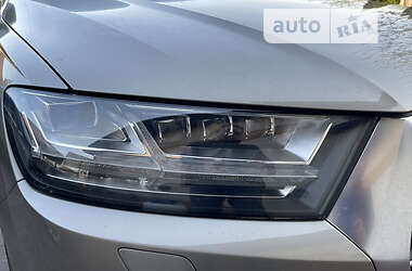 Внедорожник / Кроссовер Audi Q7 2016 в 