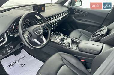 Внедорожник / Кроссовер Audi Q7 2017 в 