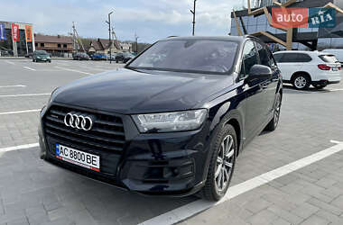 Внедорожник / Кроссовер Audi Q7 2017 в 