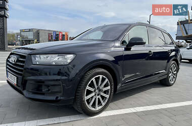 Внедорожник / Кроссовер Audi Q7 2017 в 